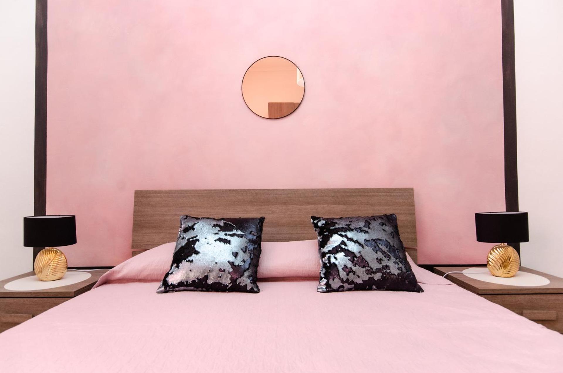 Pink Homestay *